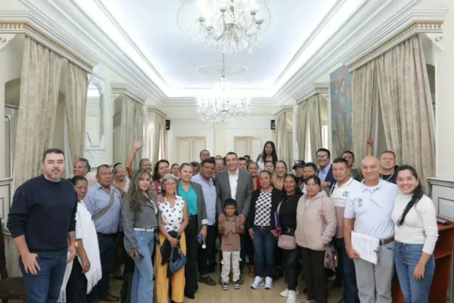 Octavio Guzmán hace vías mientras Muñoz sigue viajando