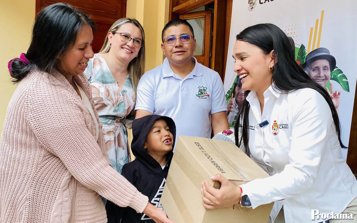 Totoró entrega 200 kits alimentarios a población vulnerable