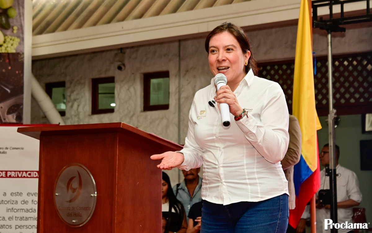 Tres familias reciben $473 millones por restitución Tres familias reciben $473 millones por restitución