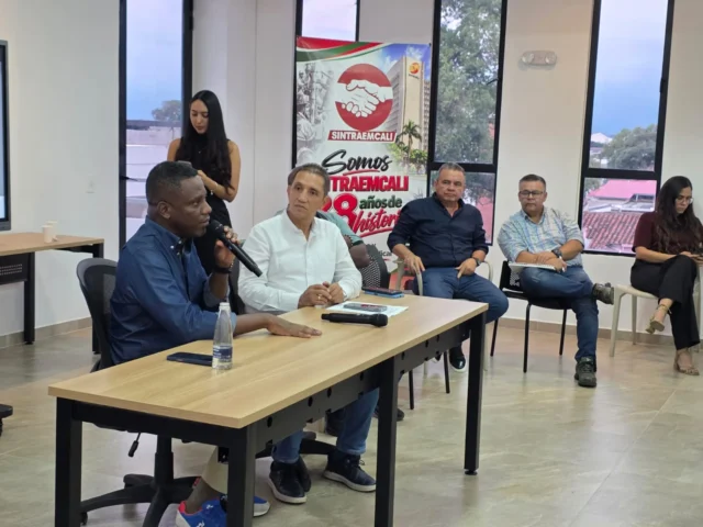 Roger Mina socializó con Sintraemcali la propuesta de compra de la Central Hidroeléctrica Salvajina.