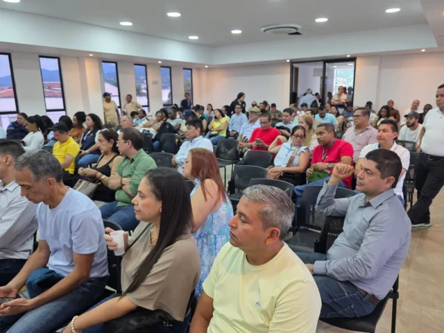 Roger Mina socializó con Sintraemcali la propuesta de compra de la Central Hidroeléctrica Salvajina.