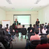 Almaguer inicia apoyo universitario para más de 30 estudiantes
