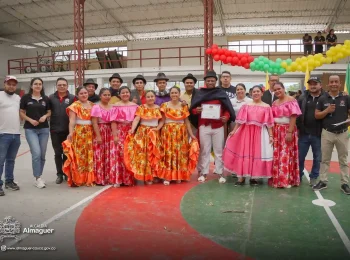 Almaguer llevó sus raíces a la pista