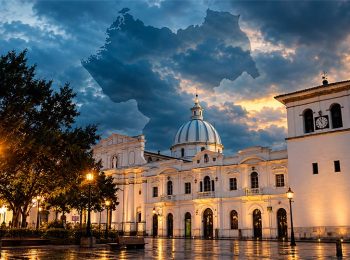 El-Cauca-no-puede-seguir-siendo-gobernado-por-la-improvisación---Popayán---Torre-del-Reloj---Parque-Caldas